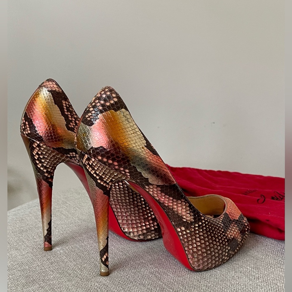Christian louboutin python pumps, size 41 heels